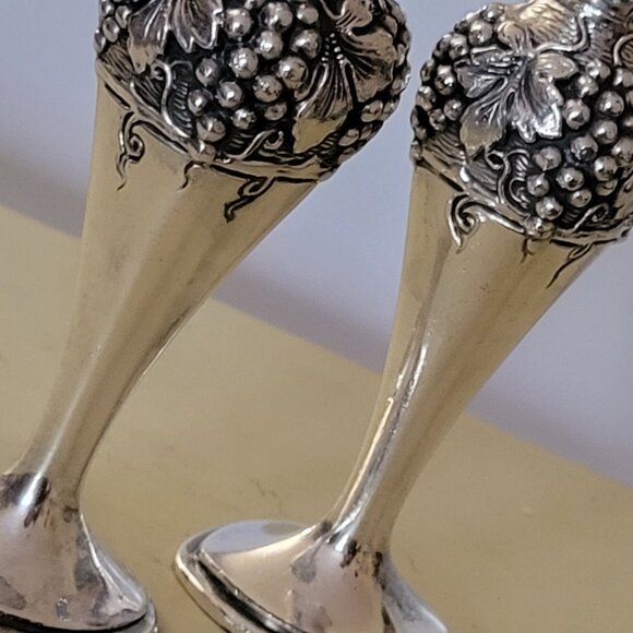 (SOLD) Antique 1920s Benedict Proctor Art Nouveau Silver Salt and Pepper Shakers - Picture 5 of 5